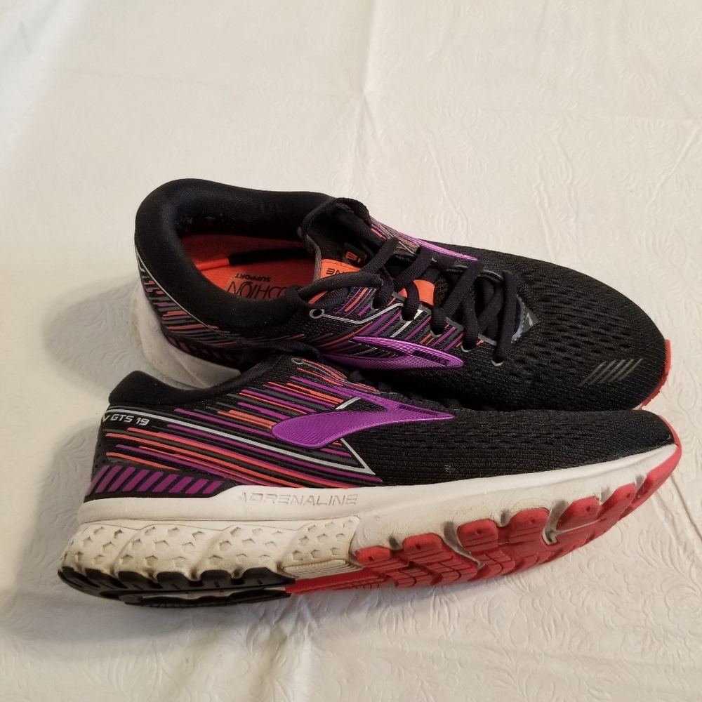 Brooks Women's Adrenaline GTS 19